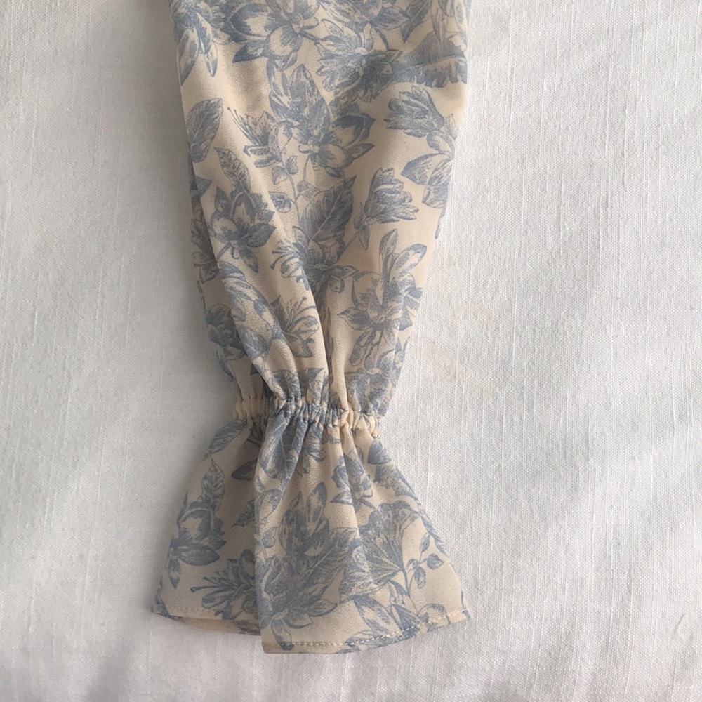 Express Top NWT!!! - Picture 4 of 5